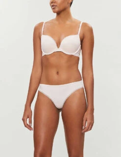 Calvin Klein Liquid Microfibre Thong 9 Calvin Klein Liquid Microfibre Thong -Sweaty Betty Store 109 3003262 000QF4480E 2NTNYMPHSTHIGH ALT01
