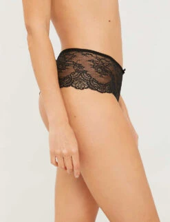 Aubade Danse Des Sens Low-rise Floral-lace Briefs 11 Aubade Danse Des Sens Low-rise Floral-lace Briefs -Sweaty Betty Store 218 3003319 OG70 BLACK ALT03