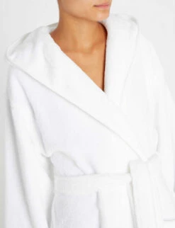 Hooded Hydrocotton Robe 15 Hooded Hydrocotton Robe -Sweaty Betty Store 770 10121 LHCHR WHITE ALT05