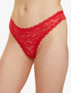 Aubade Rosessence Lace Thong 10 Aubade Rosessence Lace Thong -Sweaty Betty Store R00093751 GALA ALT02