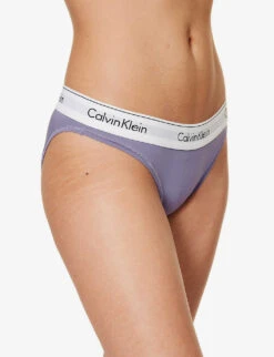 Calvin Klein Modern Cotton Mid-rise Stretch Cotton-blend Briefs 8 Calvin Klein Modern Cotton Mid-rise Stretch Cotton-blend Briefs -Sweaty Betty Store R04097707 SPLASHOFGRAPE ALT02