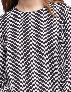 THE KOOPLES Zig-Zag Crew-neck Woven Top -Sweaty Betty Store R04127948 BLA09 ALT03