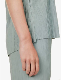 Max Mara Dyser Crinkle-effect Knitted Top -Sweaty Betty Store R04149125 SAGEGREEN ALT05