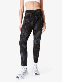 Sweaty Betty Explorer Graphic-print Stretch-woven Jogging Bottoms 8 Sweaty Betty Explorer Graphic-print Stretch-woven Jogging Bottoms -Sweaty Betty Store R04150335 BLACKFADEPRINT ALT02