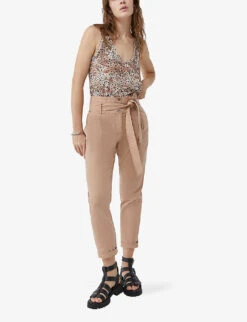 Front Page -Sweaty Betty Store R04156286 DARKBEIGE ALT01