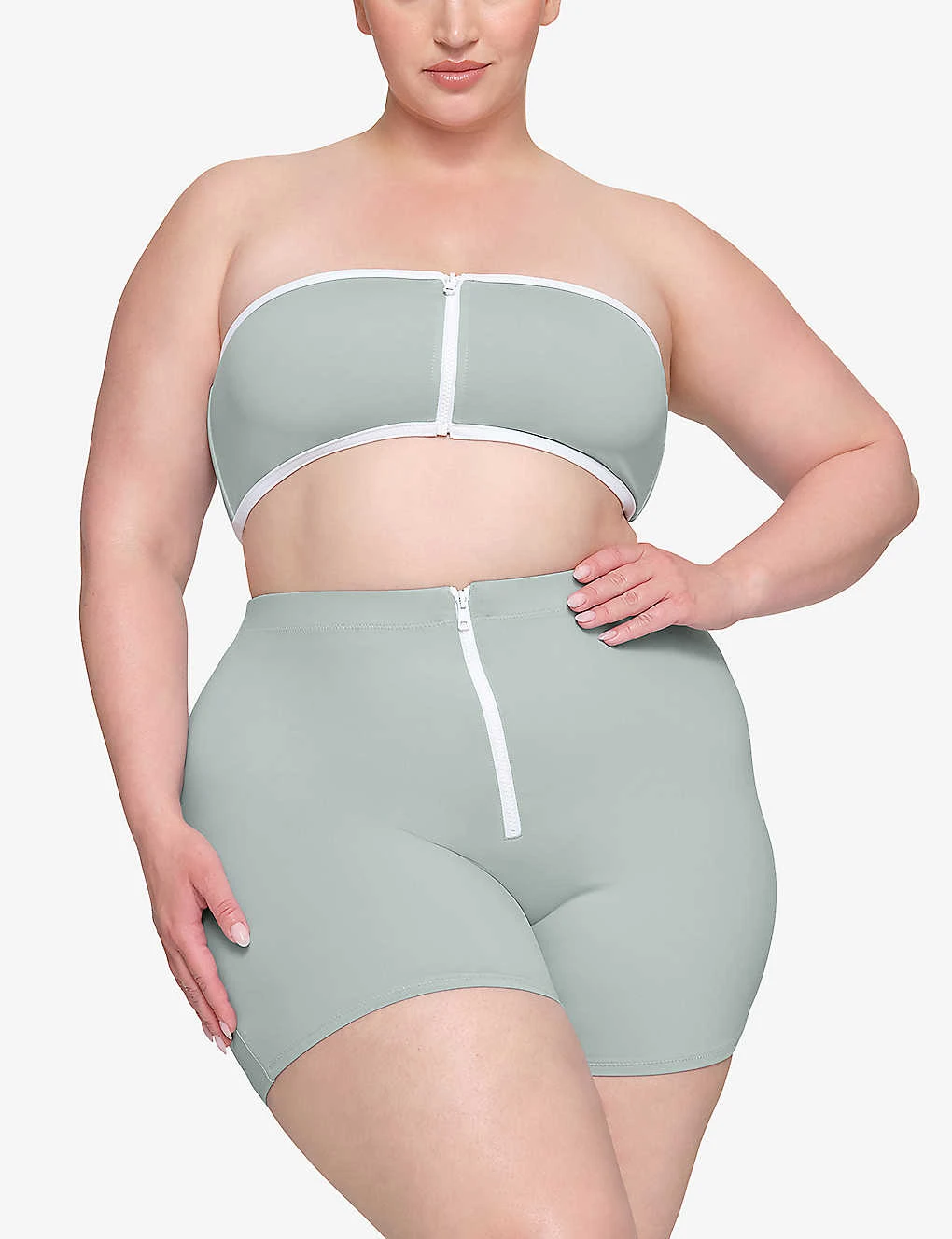 Sporty Mid-rise Stretch-recycled Nylon Shorts 4 Sporty Mid-rise Stretch-recycled Nylon Shorts - Image 2