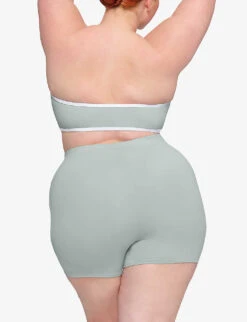 Sporty Mid-rise Stretch-recycled Nylon Shorts 9 Sporty Mid-rise Stretch-recycled Nylon Shorts -Sweaty Betty Store R04164384 PACIFIC ALT03