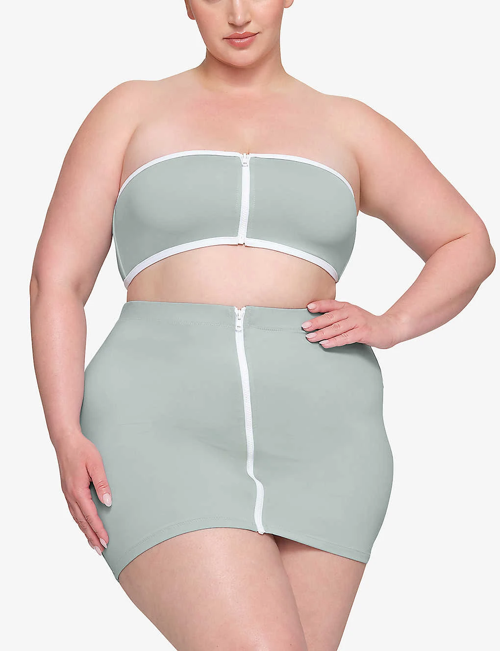 Sporty Mid-rise Stretch-recycled Nylon Mini Skirt 4 Sporty Mid-rise Stretch-recycled Nylon Mini Skirt - Image 2