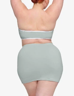 Sporty Mid-rise Stretch-recycled Nylon Mini Skirt 9 Sporty Mid-rise Stretch-recycled Nylon Mini Skirt -Sweaty Betty Store R04164386 PACIFIC ALT03