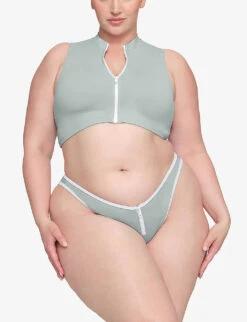 Sporty High-neck Stretch-recycled Nylon Top 11 Sporty High-neck Stretch-recycled Nylon Top -Sweaty Betty Store R04164391 PACIFIC ALT04