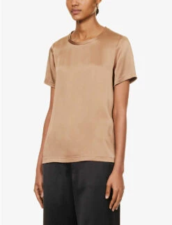 Rebecca Regular-fit Satin T-shirt 9 Rebecca Regular-fit Satin T-shirt -Sweaty Betty Store R04167361 CAMMELLO ALT02
