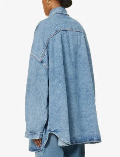 Dallas Oversized Denim Shirt 10 Dallas Oversized Denim Shirt -Sweaty Betty Store R04186444 WORNWASH ALT03