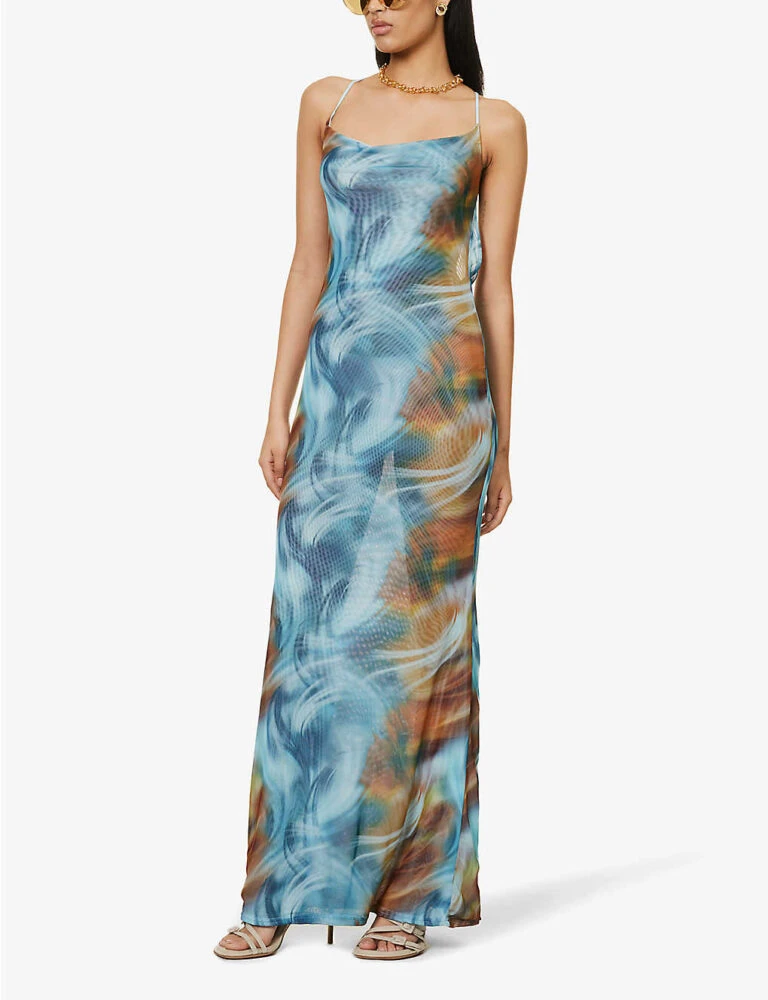 Front Page -Sweaty Betty Store R04148248 MULTI ALT01 768x1000 1